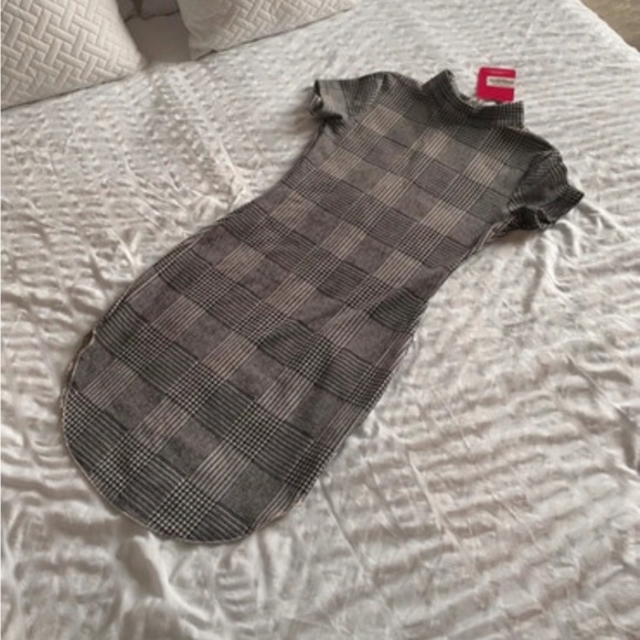 Checked mini dress - Picture 2 of 8